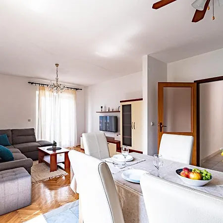 Tri Zala 9237d Apartamento