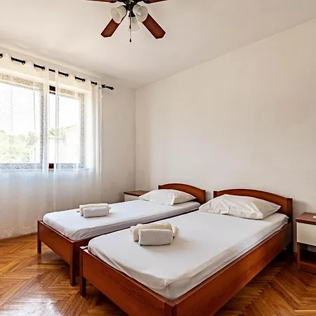 Tri Zala 9237d * Zrnovo